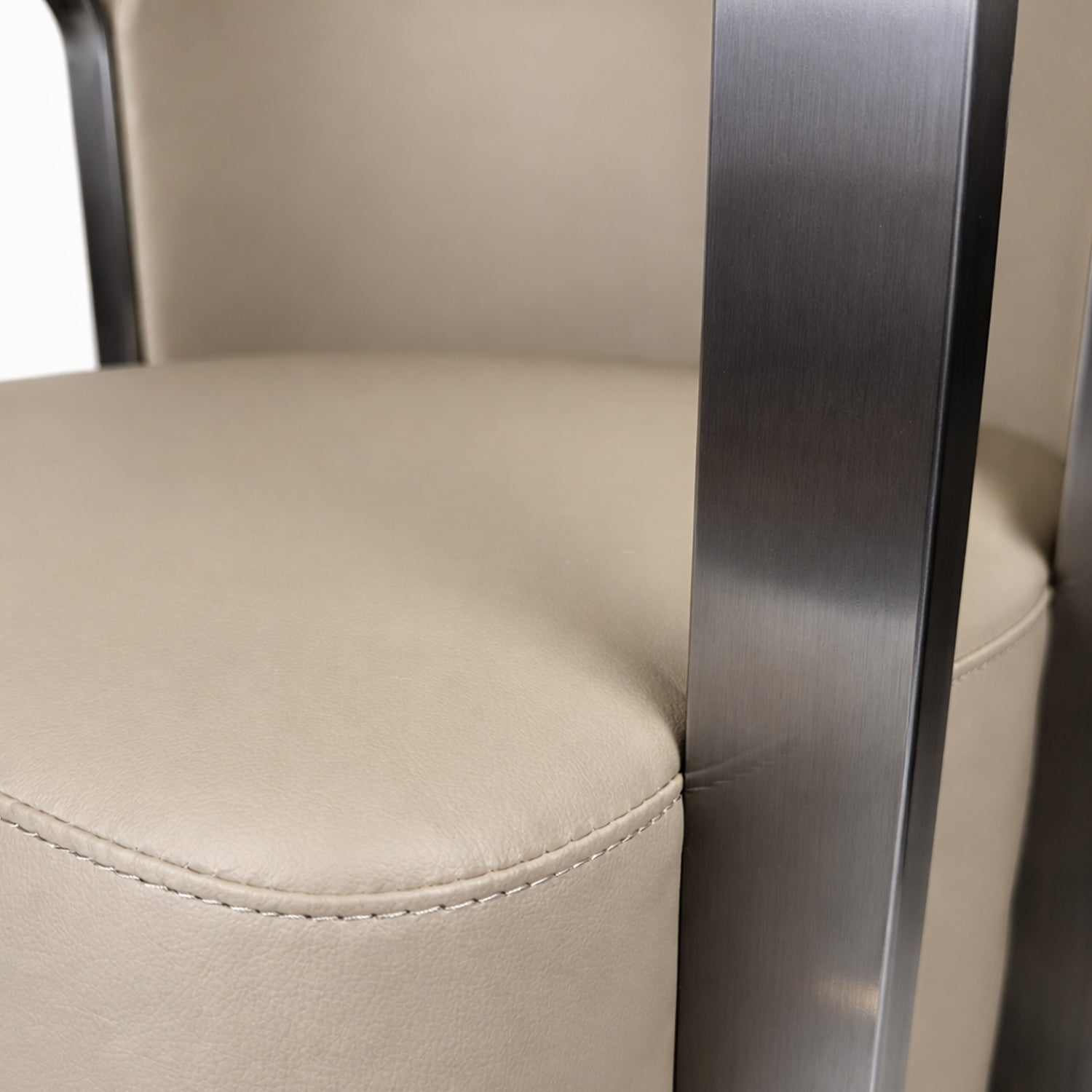 TAORMINA LOUNGE CHAIR