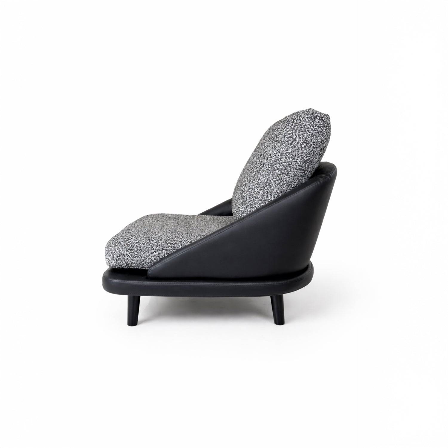 VIETRI LOUNGE CHAIR
